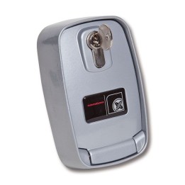 MINI BOX PRACTIC Mini  armario exterior vertical con pulsador